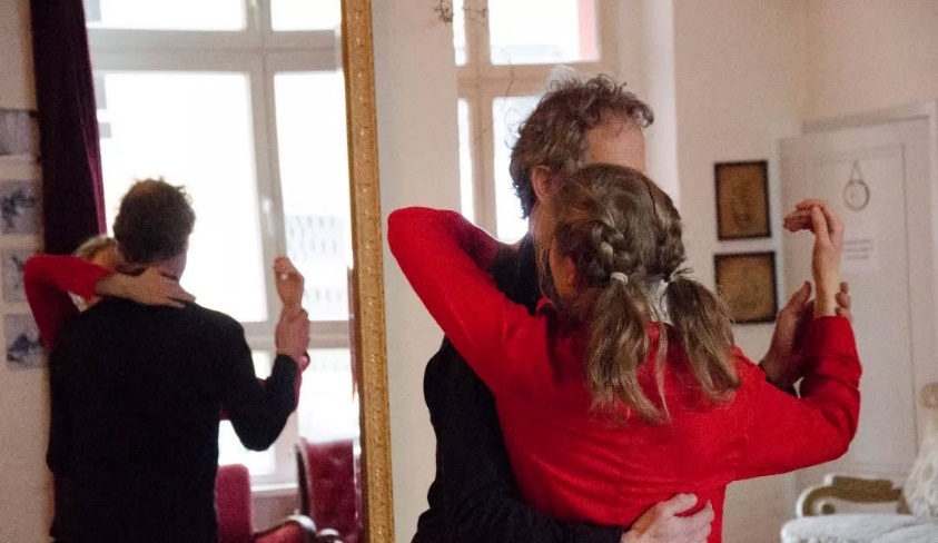 Coppia che danza, immagine associata al corso di Contango